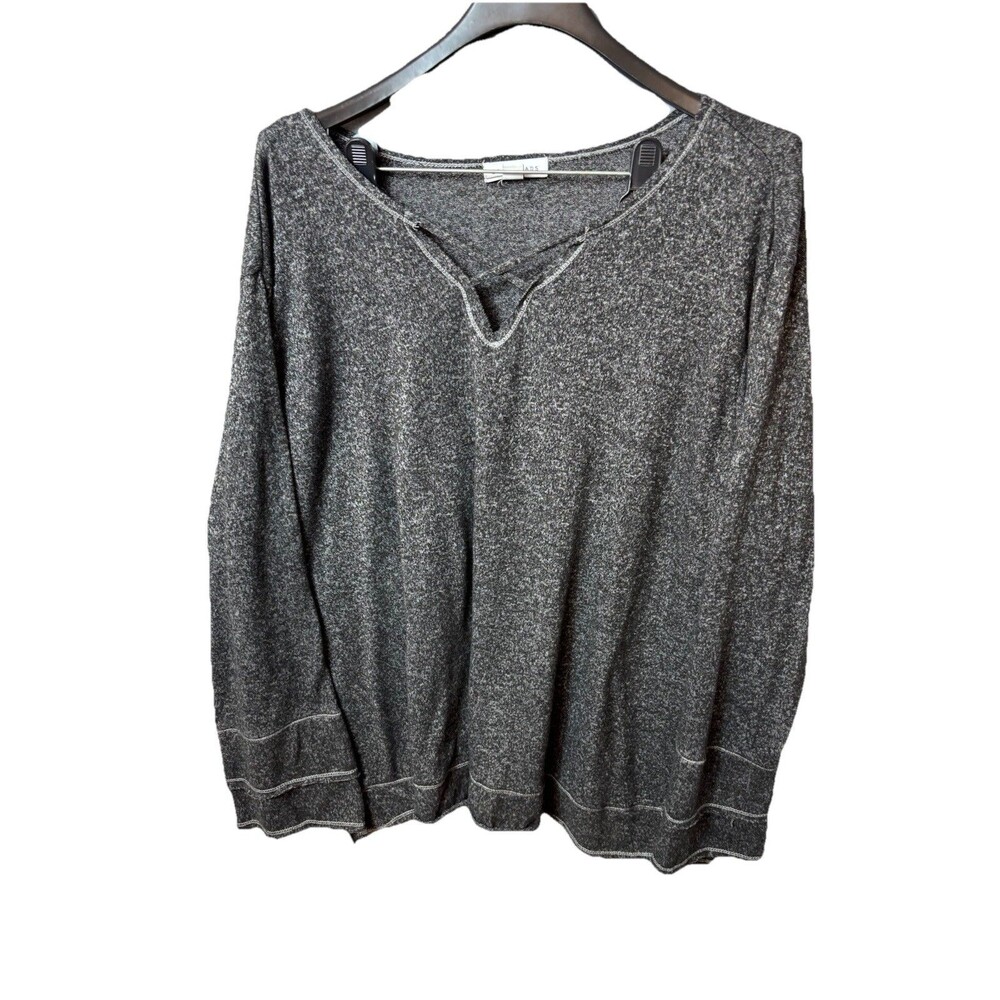 LA Threads Shirt Woman’s Size 3x Black & Gray Long Sleeve V Neck Design Light